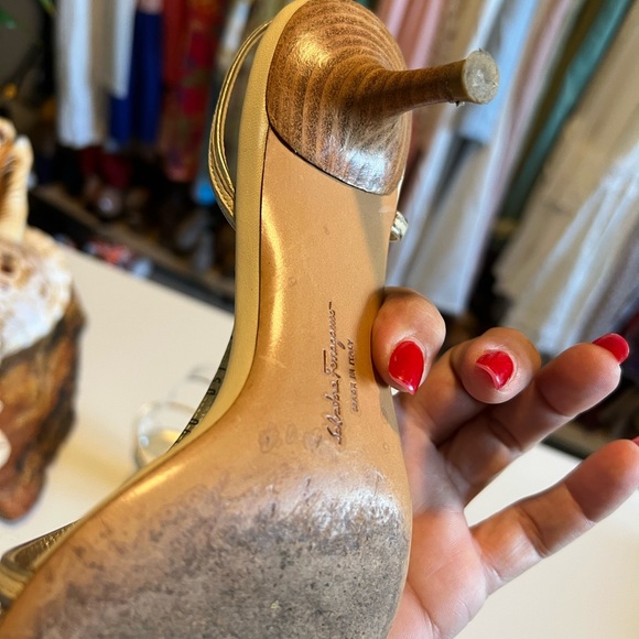 Salvatore Ferragamo Sandal Leather Sing-back - Picture 5 of 10